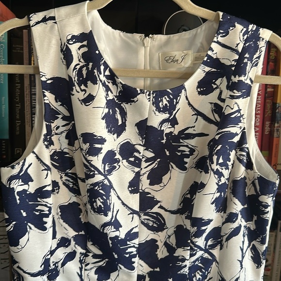 Gorgeous Eliza J fit n flare patterned dress. Size 12 - Picture 2 of 6